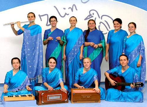 Sri Chinmoy zenéje - Agnikana csoportja